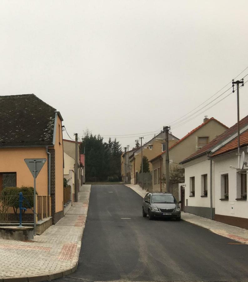Podkroví s koupelnou Svinarov Exterior foto